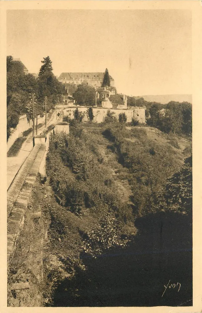 Langres — Die Mauern (Haute-Marne) — Art Yvon Editions - Vorderseite