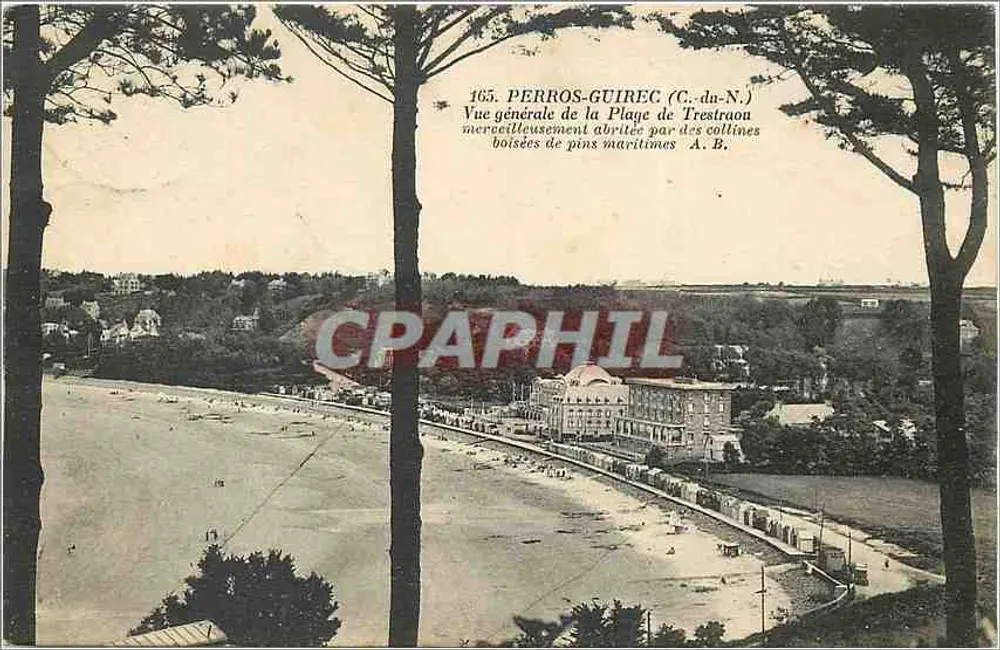 Perros-Guirec (C.-da-N.) — Allgemeiner Blick auf den Strand von Trestraon, geschützt von bewaldeten Hügeln aus Meerzypressen — A. B. n° 165 - Vorderseite