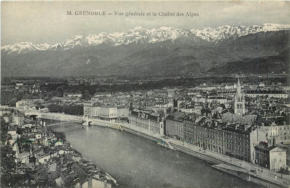 Grenoble — Allgemeiner Blick und die Kette der Alpen — P. Gaudé, phot.-edit. Grenoble - Vorderseite