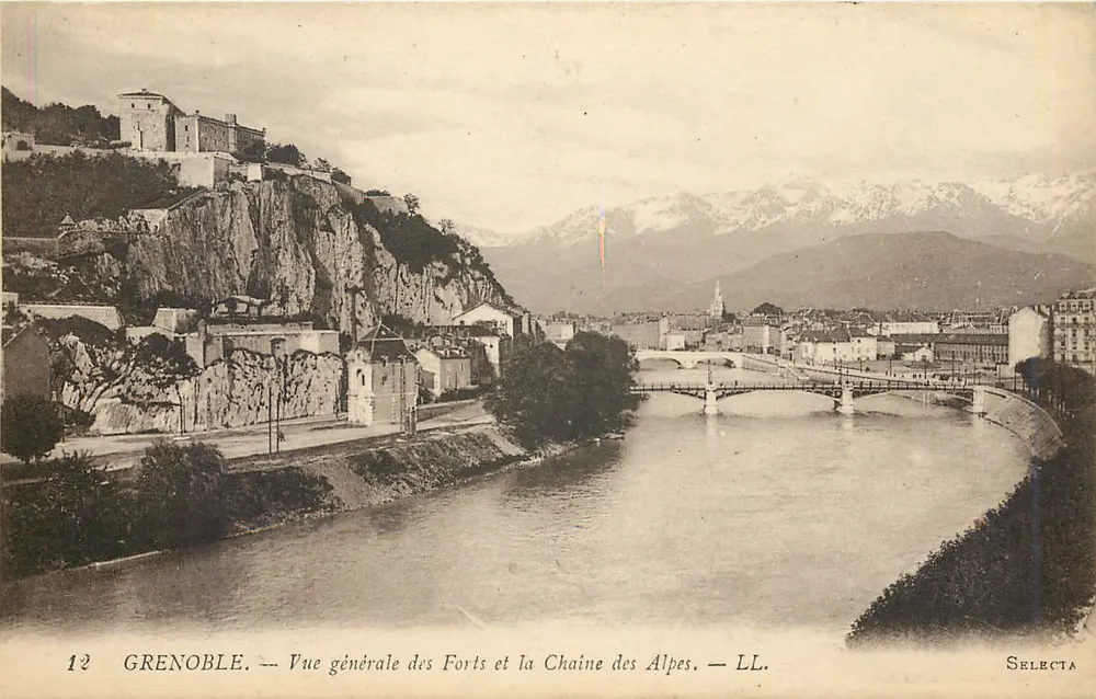 Grenoble — Allgemeiner Blick auf die Festungen und die Alpenkette — Selecta LL - Vorderseite