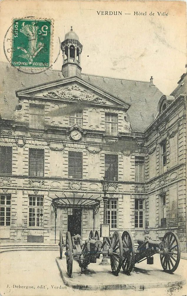 Verdun — Hotel de Ville — J. Debergue, editor, Verdun - Frente