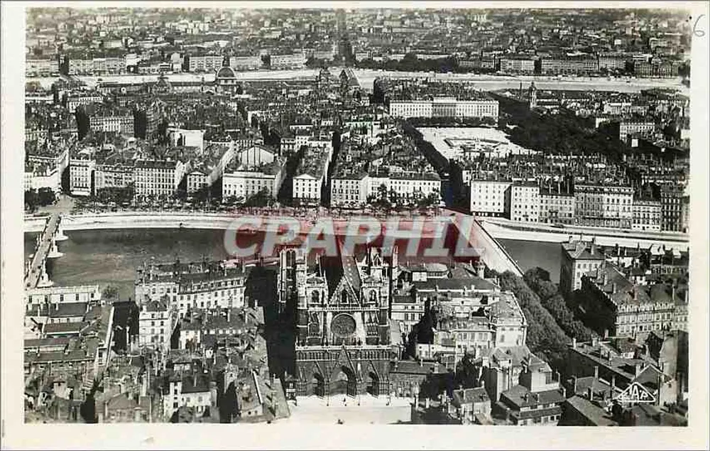 LYON — Algemene uitzicht op Bellecour — C.A.P. — (46) — REAL-PAHIS - Voorkant