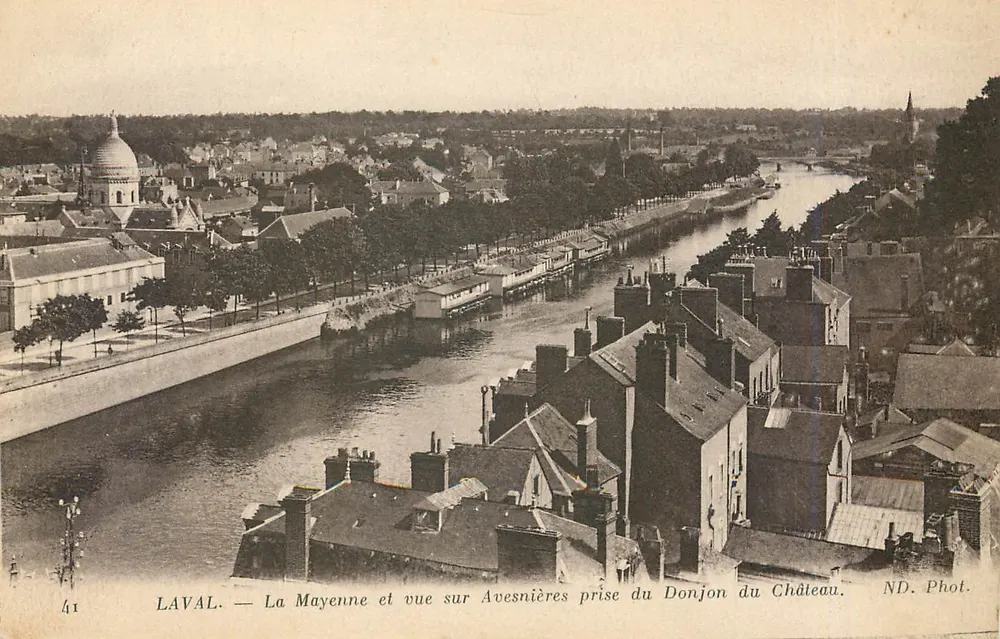 Laval — Die Mayenne und Ansicht von Avesnières aus dem Turm des Schlosses — ND. Phot. - Vorderseite
