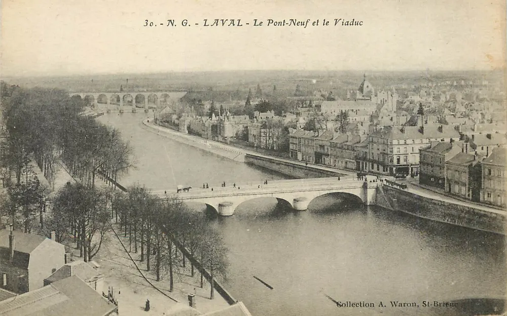 Laval - El Puente Nuevo y el Viaducto — Colección A. Waron, St-Brieuc - Anverso