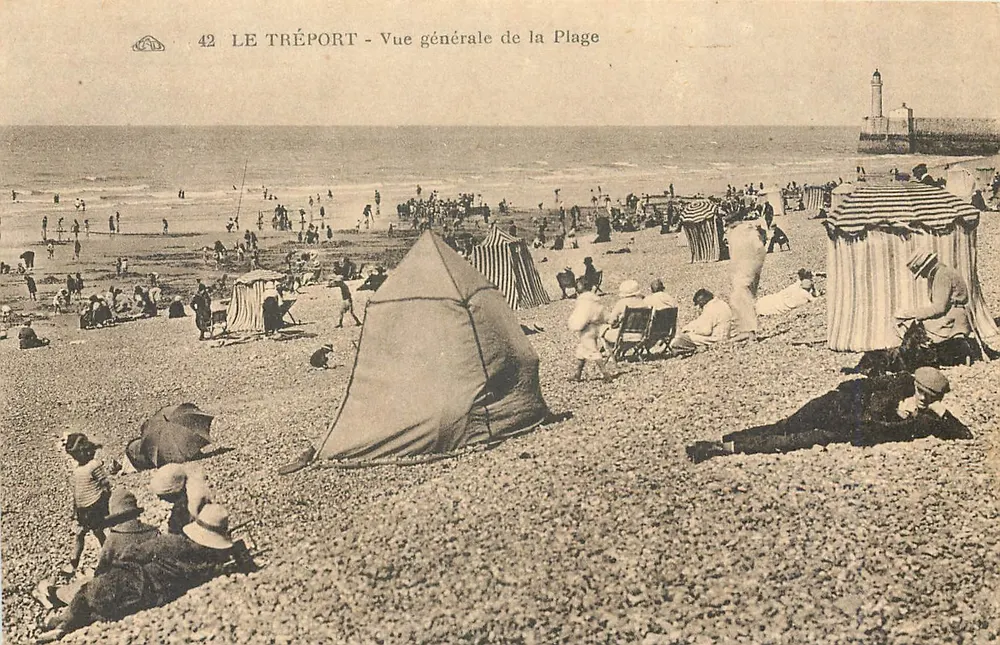 Le Tréport - Vista geral da Praia — editor anônimo, n° 42 - Frente