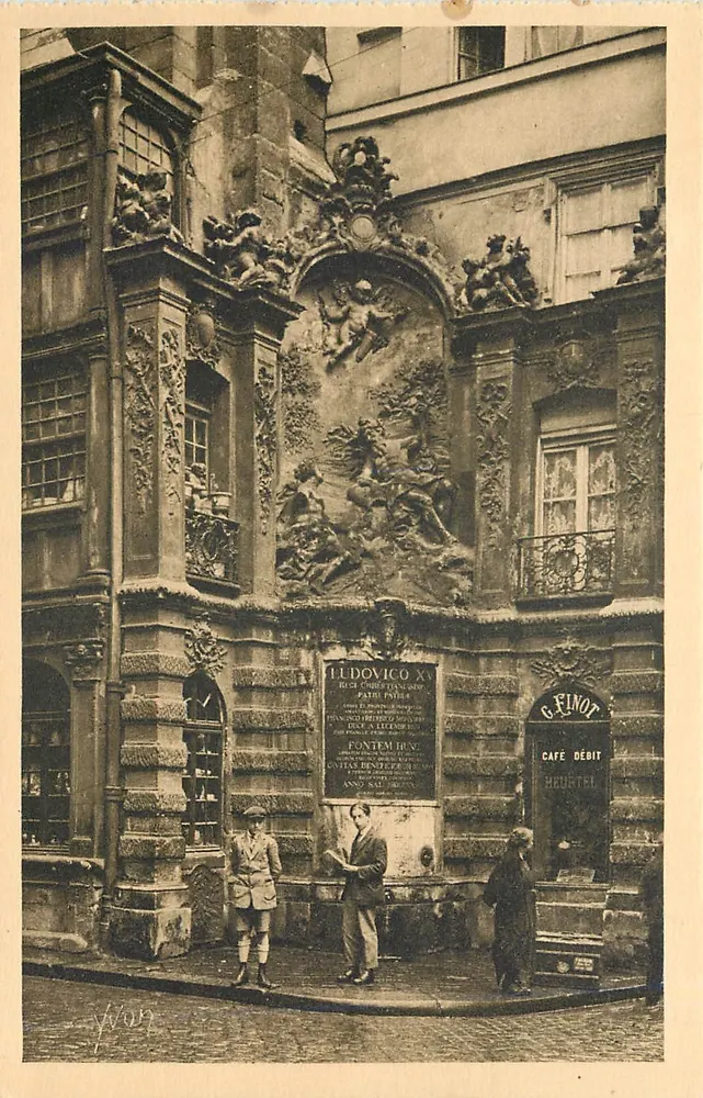 Monumentale Fontäne — Rue de la Grosse-Horloge — Art Edition Y/DN, Rouen - Vorderseite