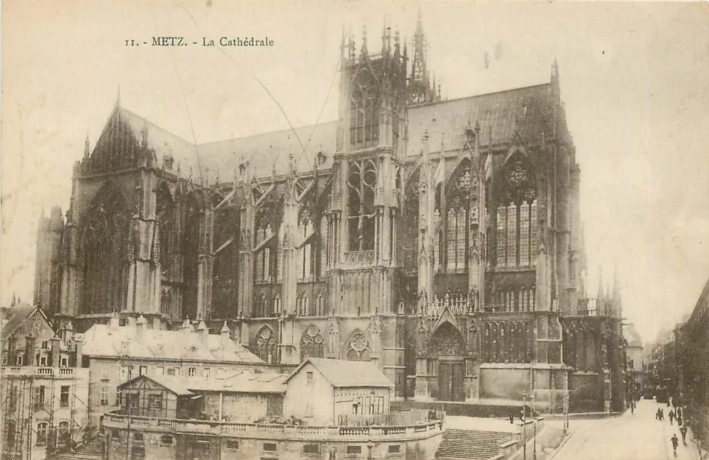 Metz - A Catedral — vista da fachada gótica, editor não identificado, n° de série II - Frente