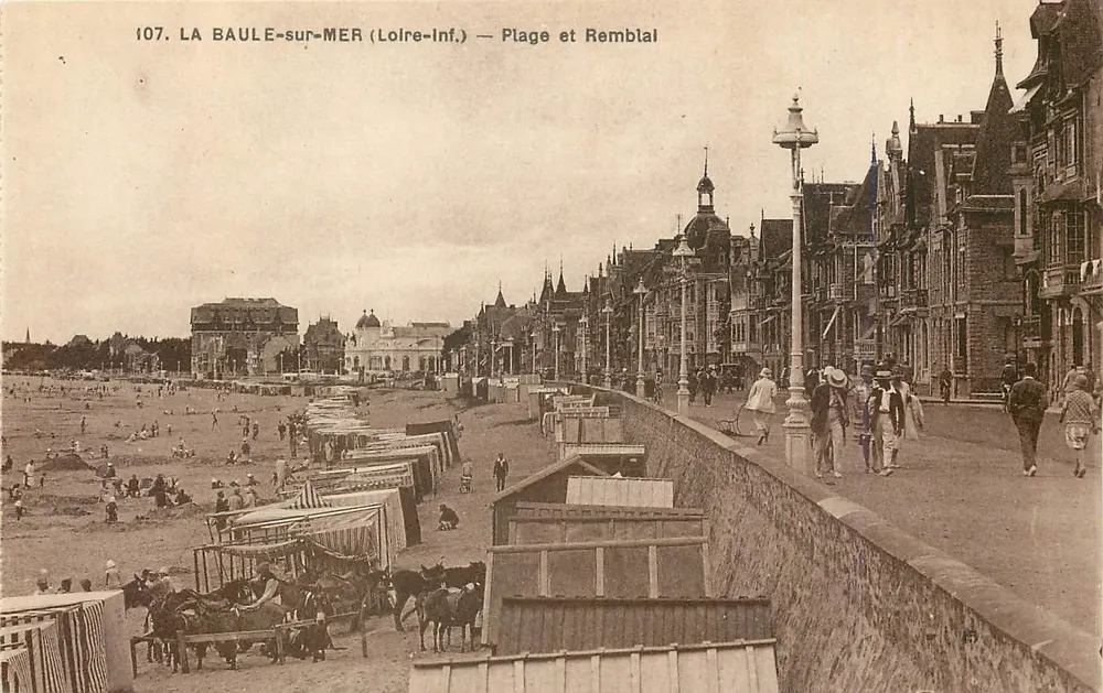 La Baule-sur-Mer (Loire-Inf.) — Strand und Damm - Vorderseite