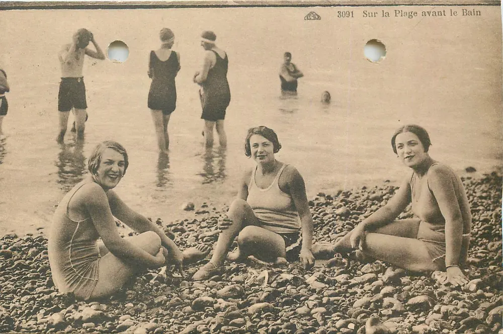 Sur la Plage avant le Bain — 3091 — Éditeur non identifié - Recto