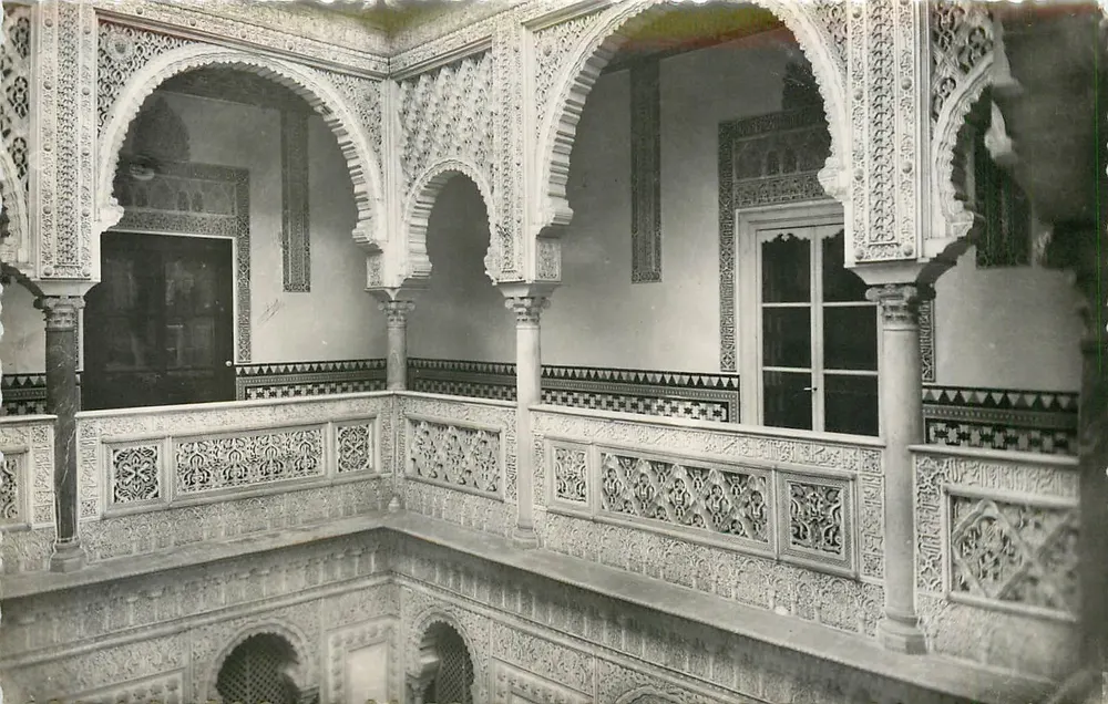 Sevilla — Reales Alcázares: Cour der Puppen — Galerie der Puppen - Vorderseite