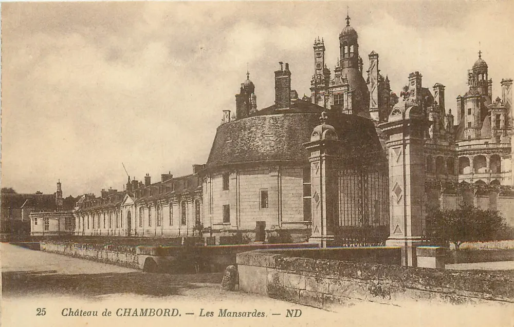 Castelo de CHAMBORD — Les Mansardes — ND - Frente
