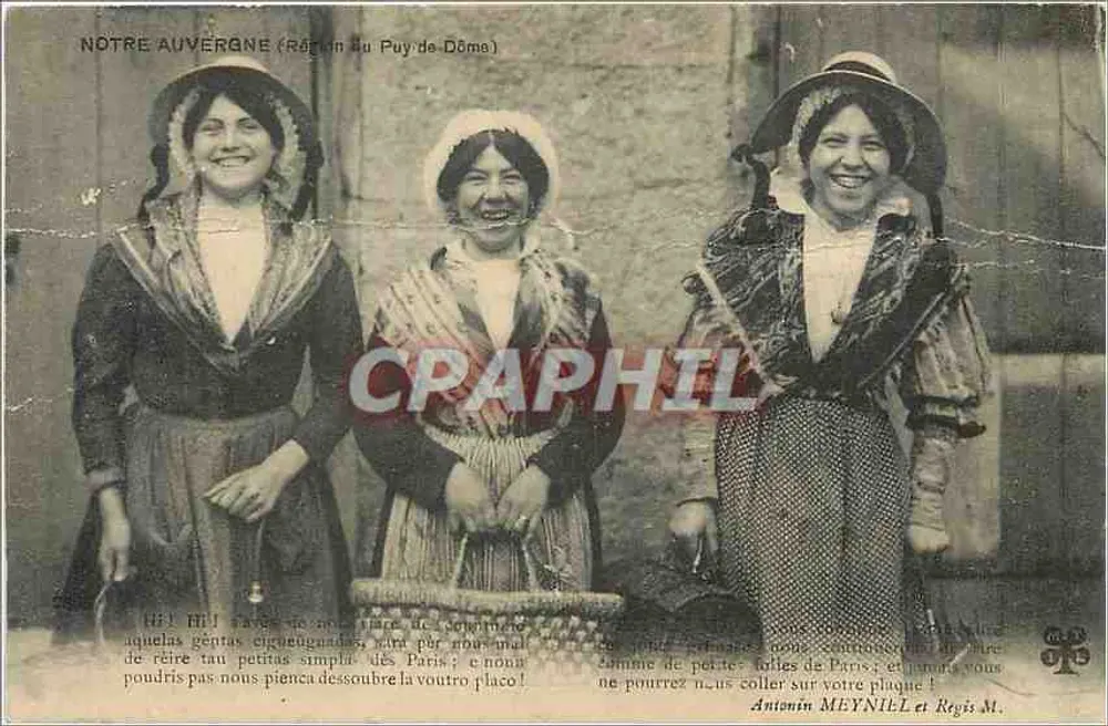 Nossa Auvergne (Região do Puy-de-Dôme) — três mulheres em traje tradicional — Antonin MEYNIEL e Regis M. - Frente