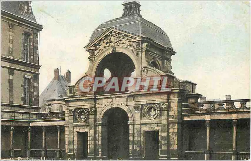 Porta do antigo Hotel de Ville de Fontainebleau — editor L.V. & Cie, n° 172 - Frente