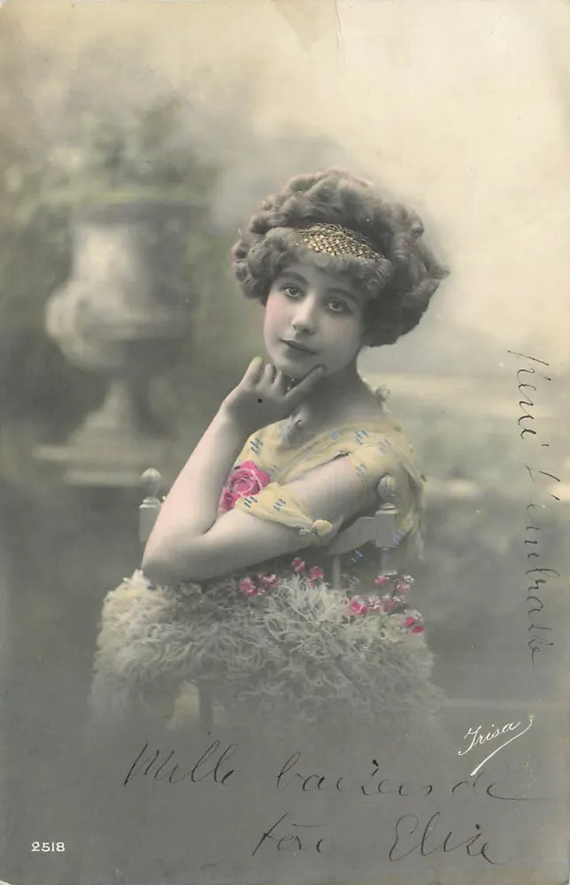 Jovem mulher em vestido florido — retrato — Trisa L'Embrattato, n° 2518 - Frente
