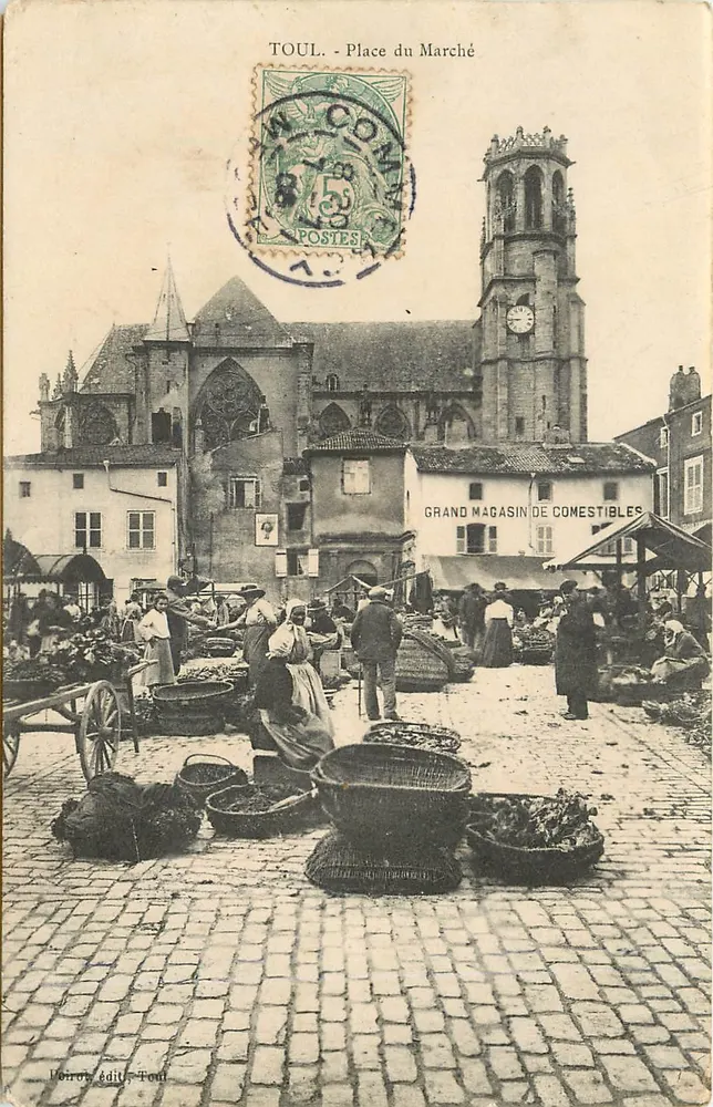 TOUL - Place do Mercado — mercado animado diante da igreja — editado por Lévirot, Toul - Frente