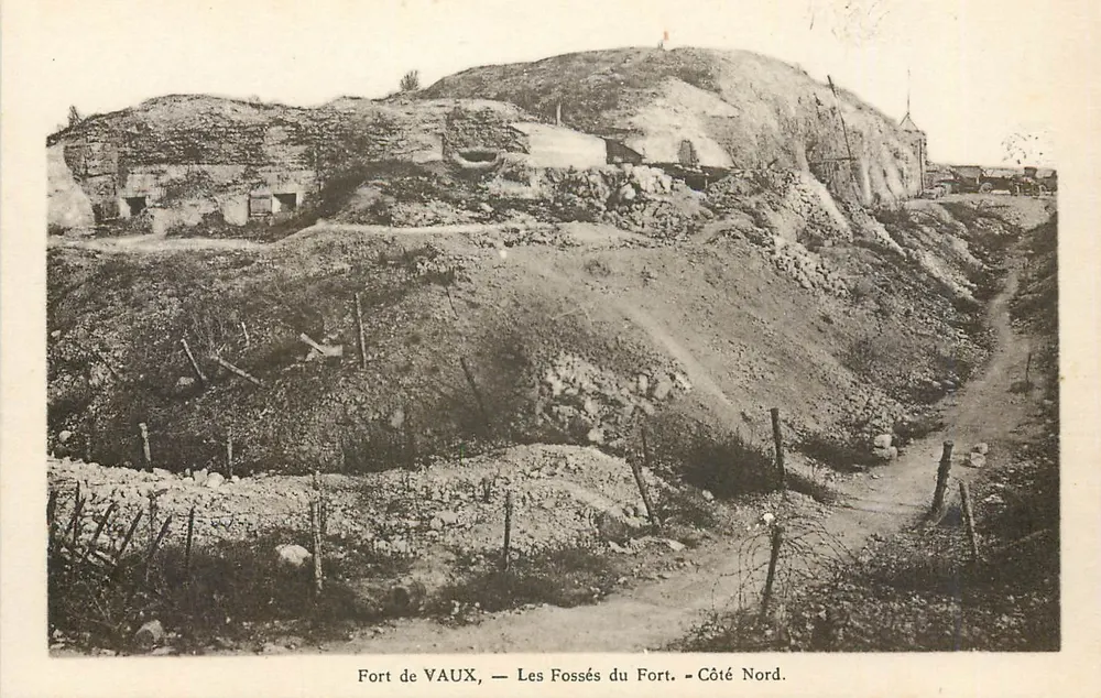 Fort VAUX — Die Schützengräben des Forts — Nordseite - Vorderseite