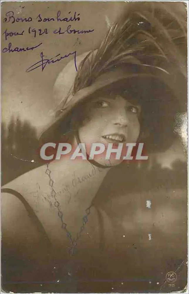 Mulher com chapéu de penas — Autorretrato — Editor P-G Paris, n°70 - Frente