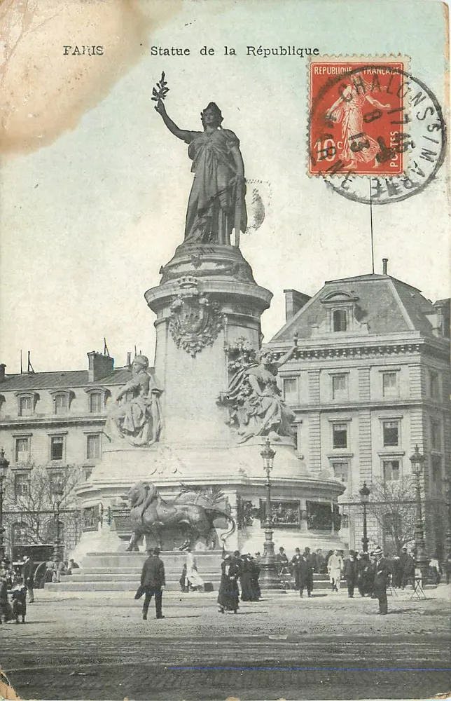 Paris — Estátua da República — editor desconhecido - Frente