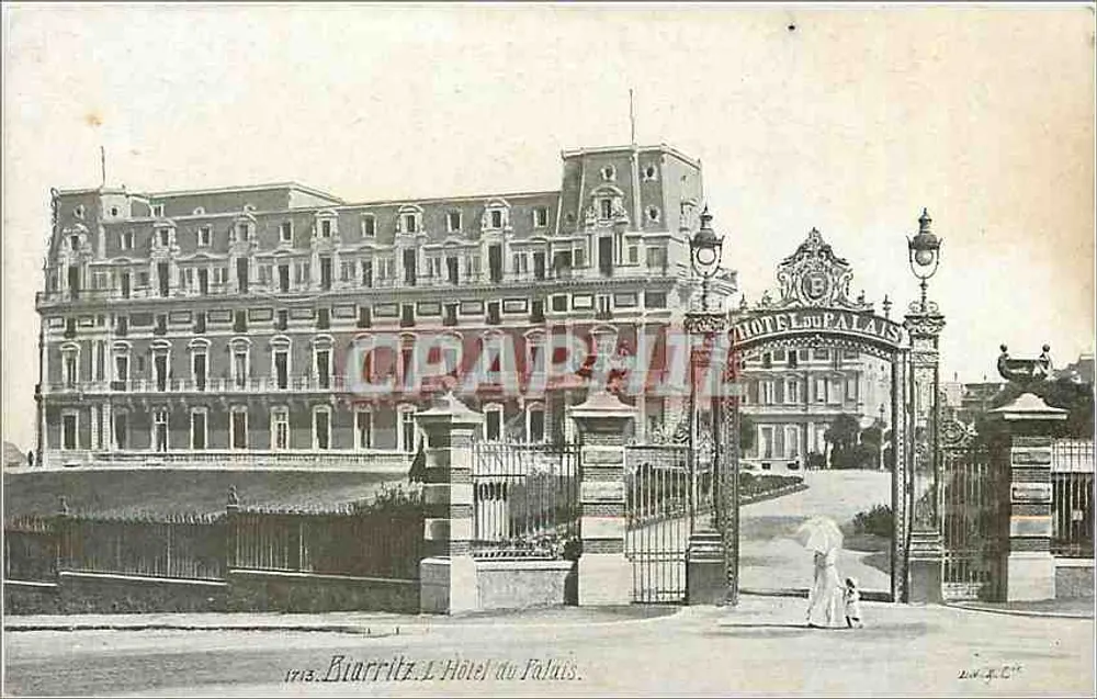 Biarritz. Het Hotel du Palais — uitzicht van de hoofdingang — uitgever L. C. P. (L. C. P.) - Voorkant