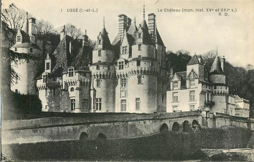 Château d'Ussé — monument historique XVᵉ et XVIᵉ siècles — R.D. - Recto
