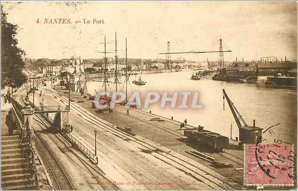 NANTES — O Porto — Grande Bazar e Novas Galerias — NANTES POSTAL - Frente