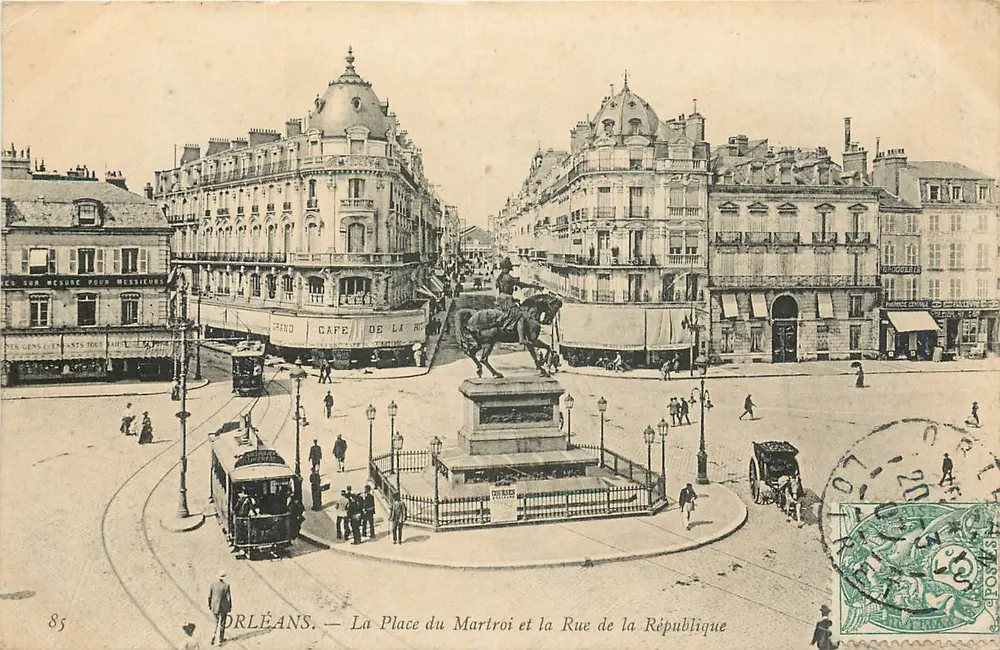 Orléans — La Place du Martroi und la Rue de la République — unbekannter Verlag, n° 85 - Vorderseite