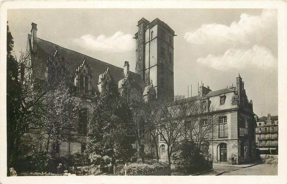 O Palácio do Duque de Bouillon — vista geral — editor não identificado - Frente