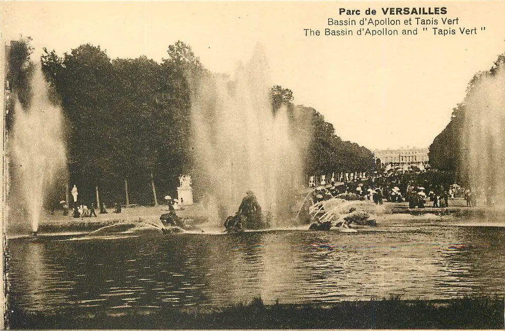 Parc de VERSAILLES — Bassin d'Apollon et Tapis Vert — A. Boudardit - Recto