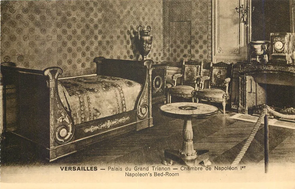 Versailles — Schloss des Großen Trianon — Zimmer von Napoleon I. - Vorderseite