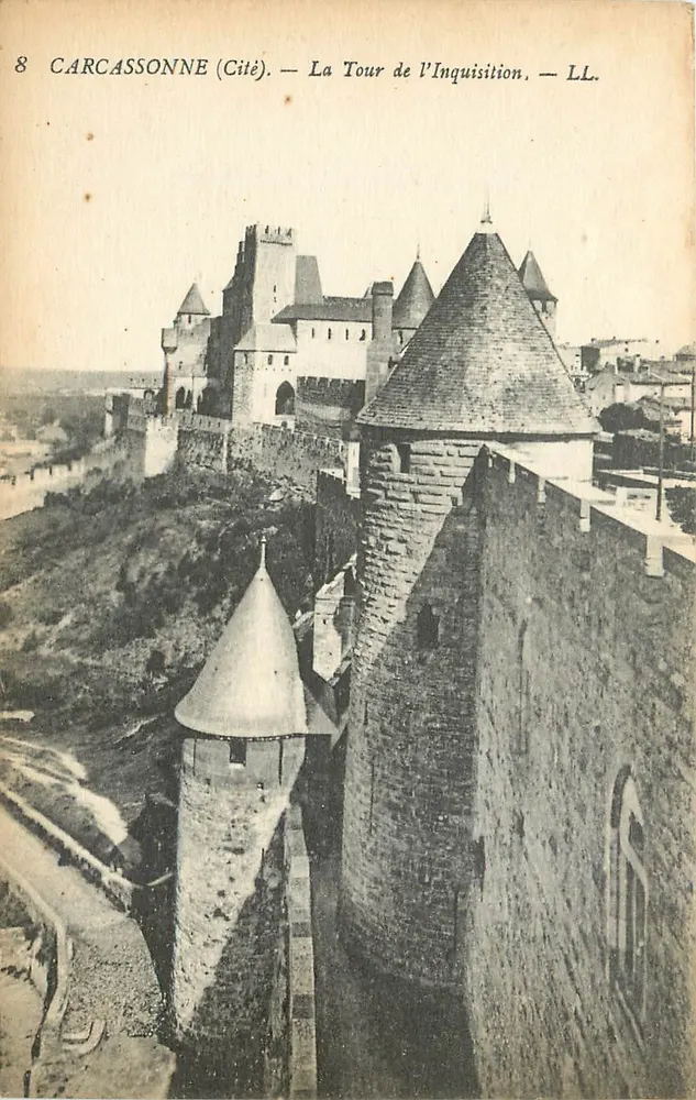 Carcassonne (Cité) — A Torre da Inquisição — LL. - Frente