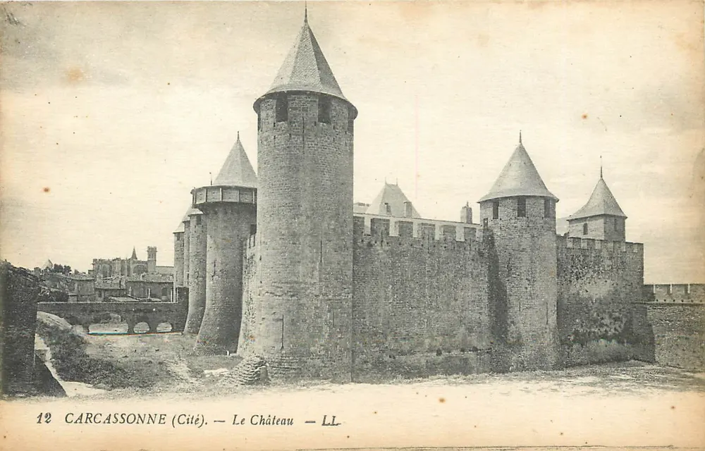 Carcassonne (Cité) — O Castelo — LL - Frente