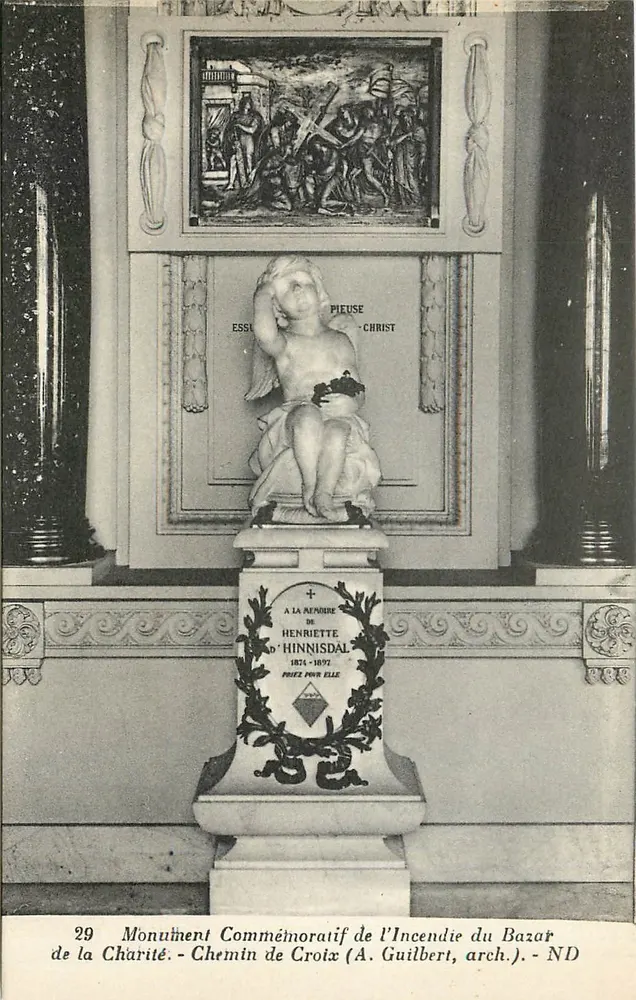 Gedenkstein für den Brand des Bazar de la Charité — Henriette d'Hinnisdal — A. Guilbert, Arch. — N°29 - Vorderseite