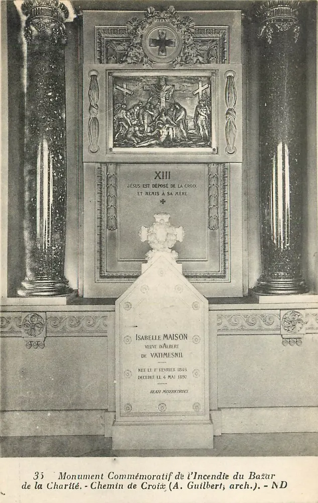 Gedenkmonument des Charity-Bazaar-Brandes — Weg des Kreuzes (A. Guilbert, arch.) - Vorderseite