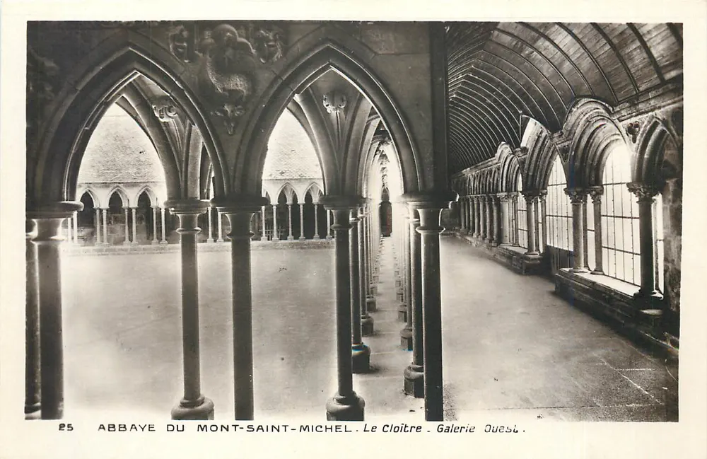 Abadia de Mont-Saint-Michel — O Cloître. Galeria Oeste — Edição dos Monumentos Históricos, Paris, série 25 - Frente