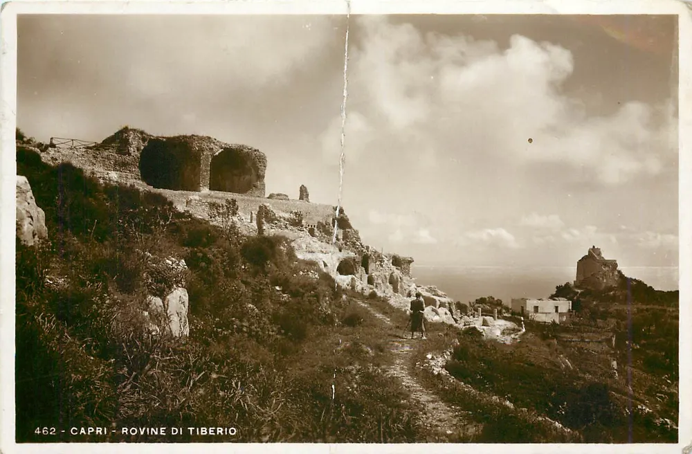 कैप्री - टिबेरियो के अवशेष — एडिटर विंसेंज़ो कार्कावल्लो, नंबर 462 - आगे