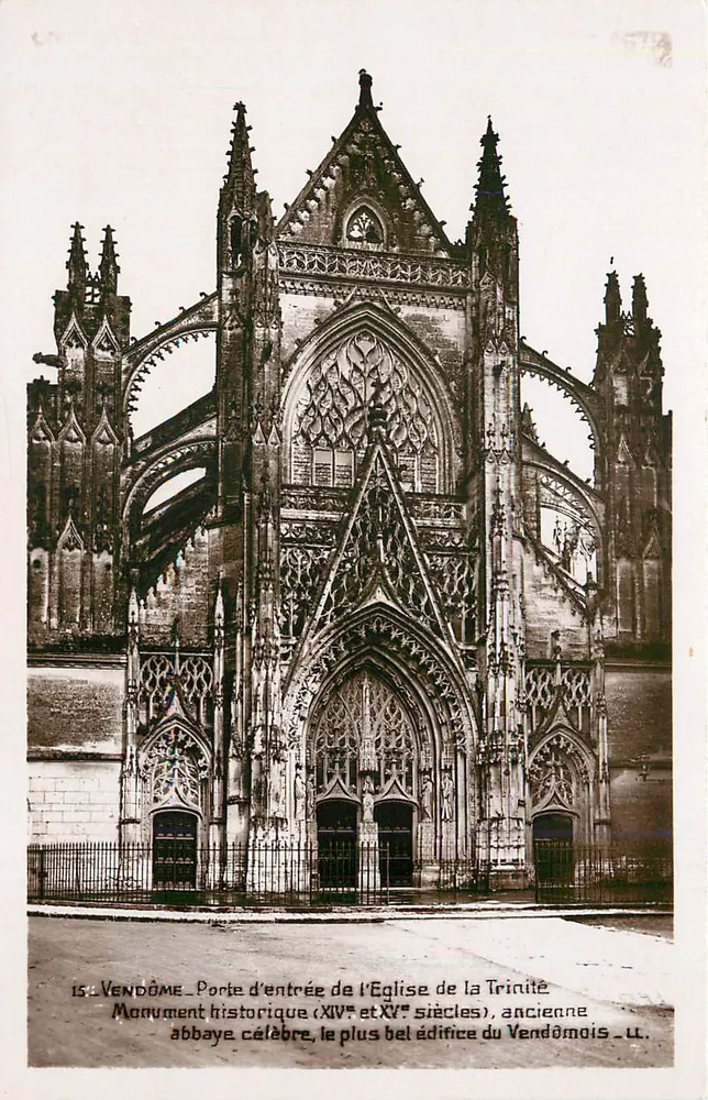 Vendôme — Eingang zur Kirche der Dreifaltigkeit — Verleger CREAL-PHOTO, Paris - Vorderseite