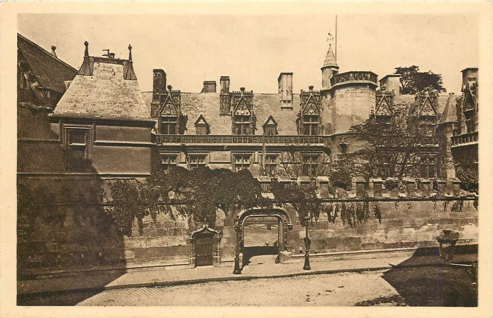 Castelo de Cluny — Museu de Cluny — Editor LL, Paris - Frente