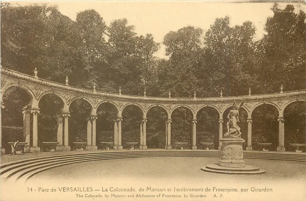 Parc de VERSAILLES — La Colonnade, de Mansart et l'enlèvement de Proserpine, par Girardon - Recto