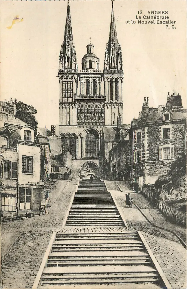Angers — La Cathédrale et le Nouvel Escalier — P.C. - Recto