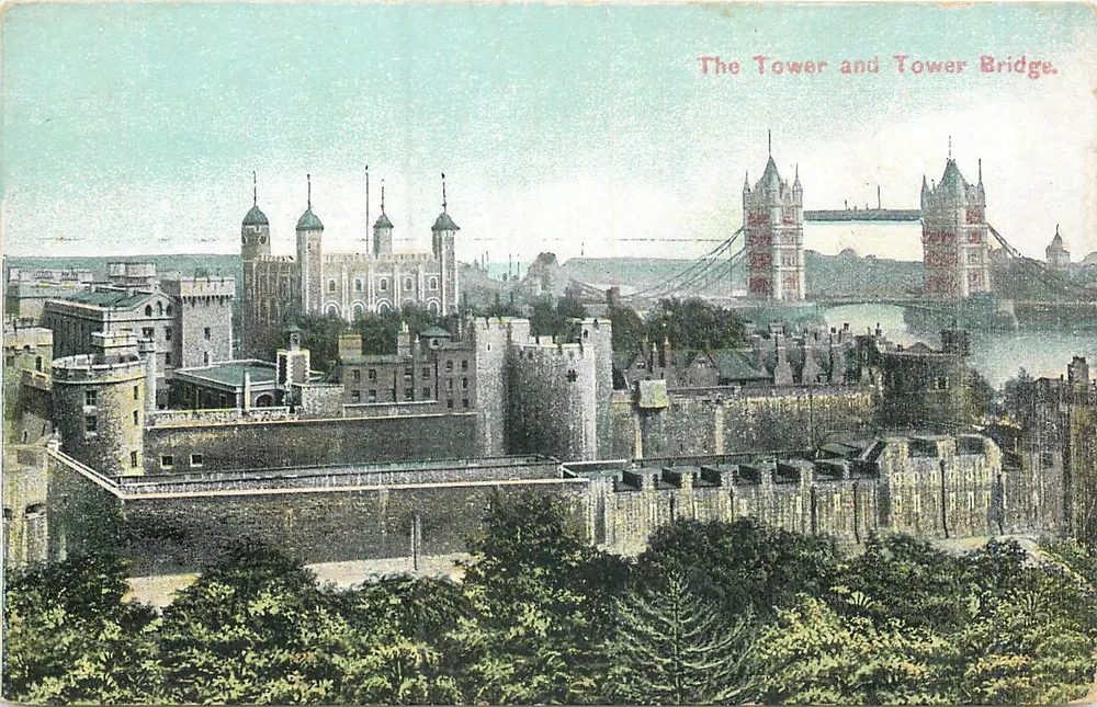 A Torre e o Tower Bridge — vista panorâmica — editor não visível - Frente
