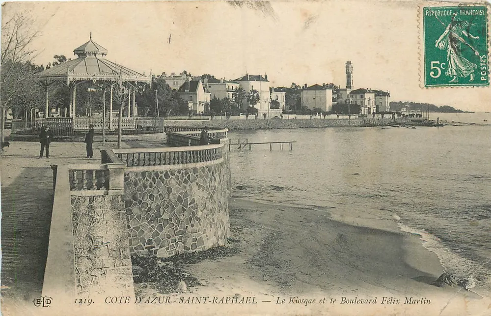 Côte d'Azur - Saint-Raphaël — Der Kiosk und der Boulevard Félix Martin — Verleger E.P. n°1219 - Vorderseite