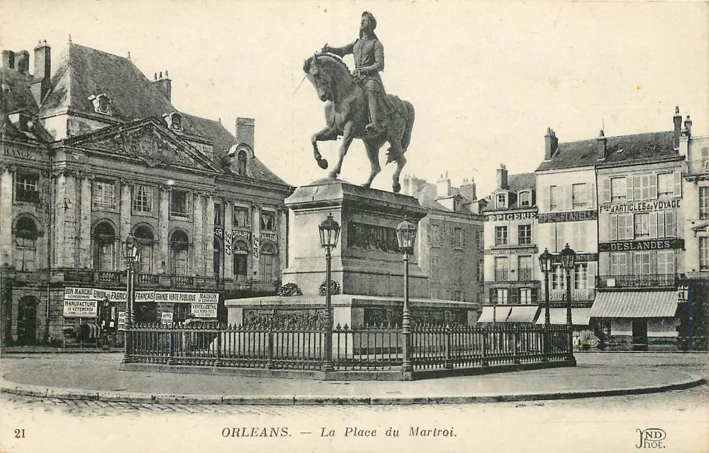 Orléans — A Place du Martroi — JND Phot. - Frente