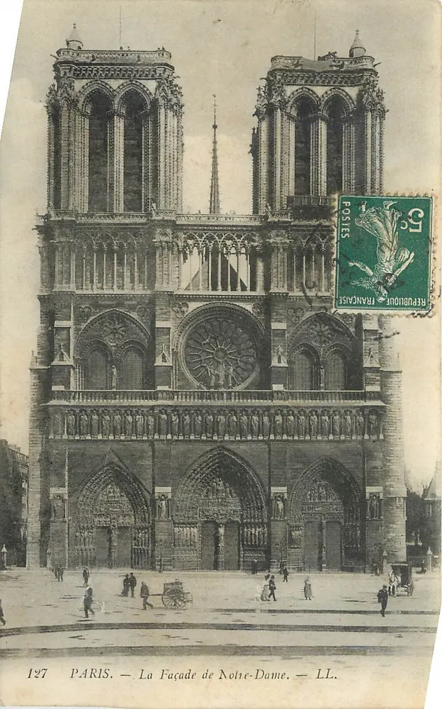 PARIS — A Fachada da Catedral de Notre-Dame — LL. — N° 127 - Frente