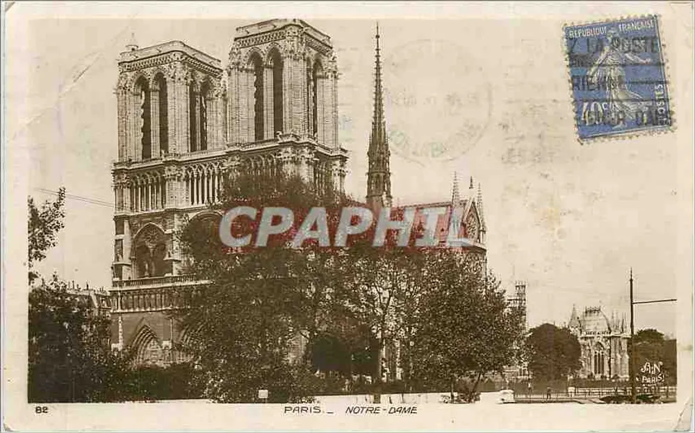 Paris — Catedral de Notre-Dame — Editor desconhecido, n° 82 - Frente