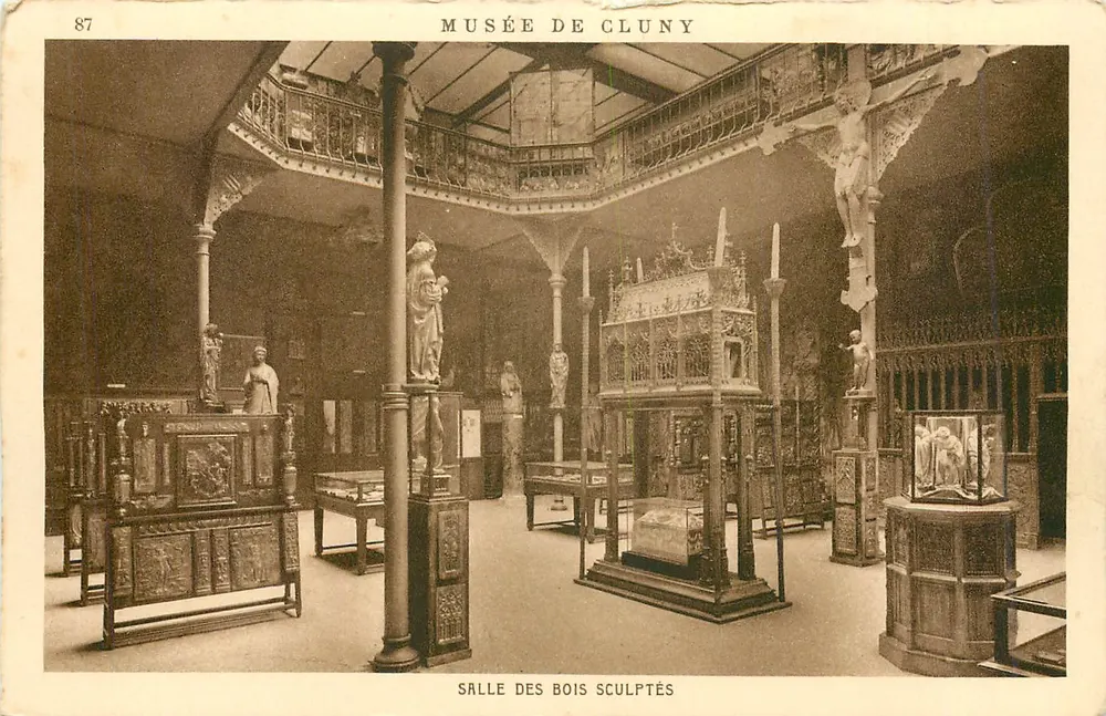 Musée de Cluny — Salle des bois sculptés — Braun & Cie, Imp. Paris, n° 2294 - Recto