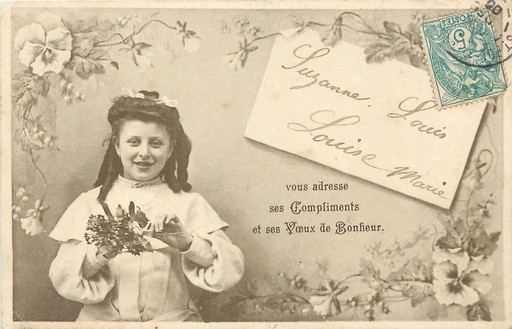 Menina sorridente segurando um buquê — carta postal com texto impresso e assinatura — editor CIE PARIS - Frente