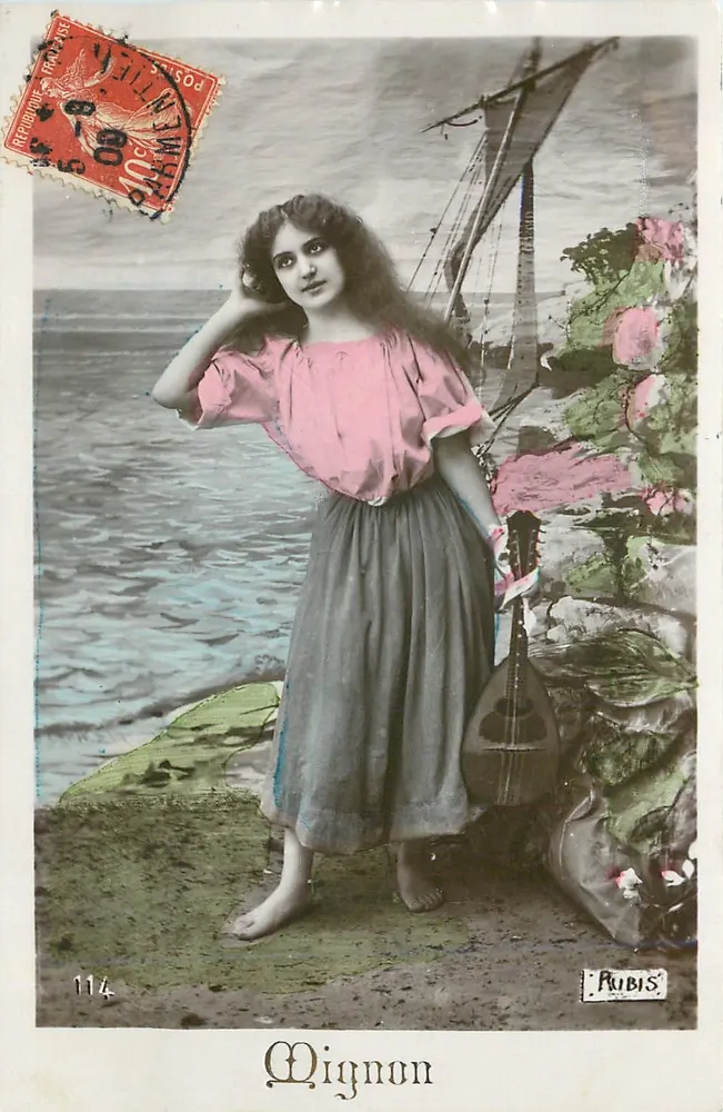 Mignon — jovem mulher em vestido rosa perto de um barco — Rubis, n°114 - Frente