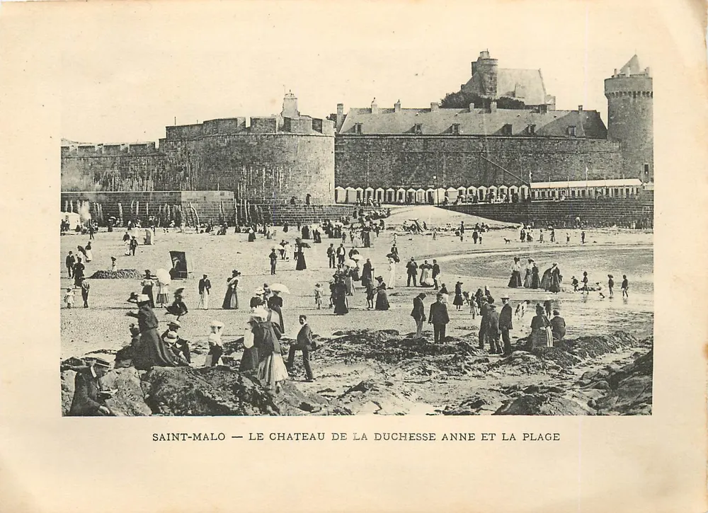 Saint-Malo — Schloss der Herzogin Anne und der Strand - Vorderseite