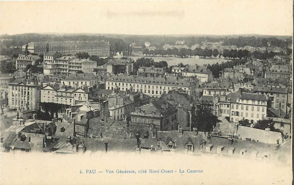 PAU — Allgemeiner Blick, Nord-West-Seite - Die Kasernen - Vorderseite