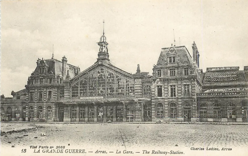 Arras — A Estação — A Estação Ferroviária — Charles Ledieu, Arras - Frente
